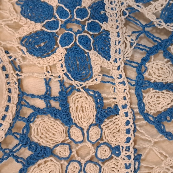 Kings Road Blue and White Floral Crochet Dress - Picture 4 of 4